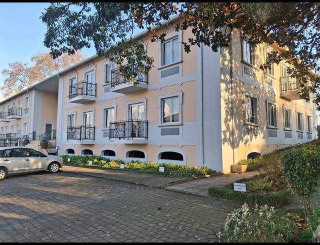 1,640M² BUSINESS CENTRE FOR SALE IN HILTON CENTRAL